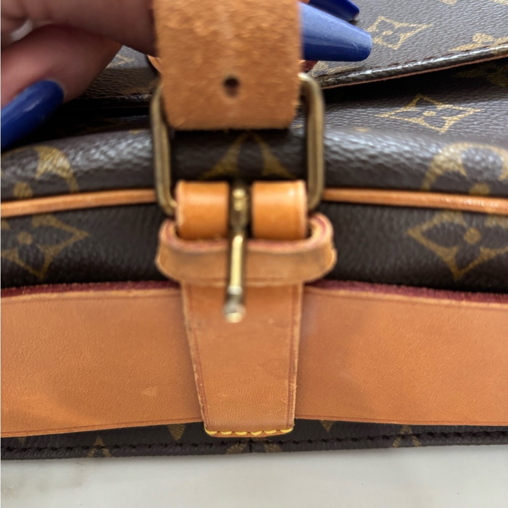 Louis Vuitton Cartouchiere MM - Picture 7 of 13